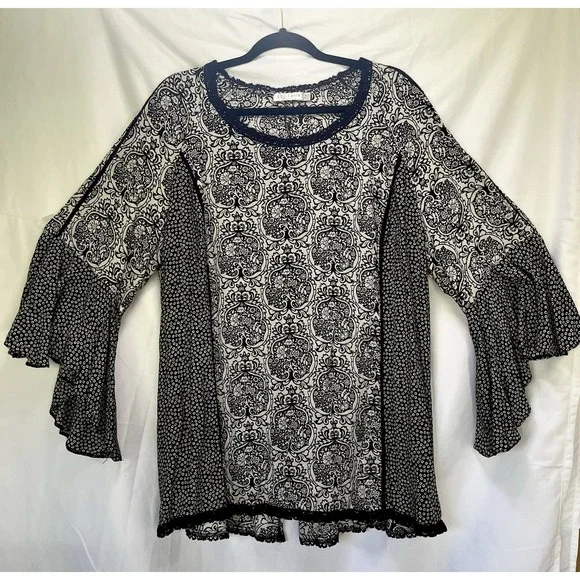 Solitaire Top Womens 1X Black White Print Boho Crochet Trim Peasant Curvy Shape - Picture 1 of 9